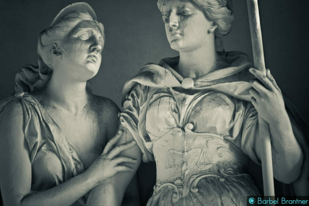 Figuren der Justitia und der Clementia in der Hofburg
